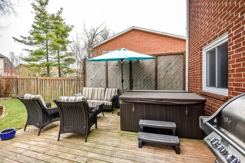 11 Pepler Place Barrie ON L4N 5E3