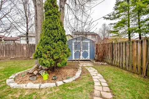 11 Pepler Place Barrie ON L4N 5E3