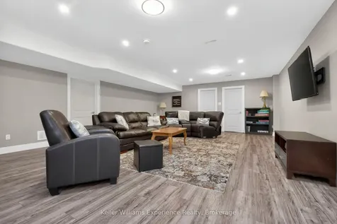 40 Wendat Trail Springwater ON L9X 0V4