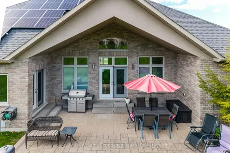 40 Wendat Trail Springwater ON L9X 0V4