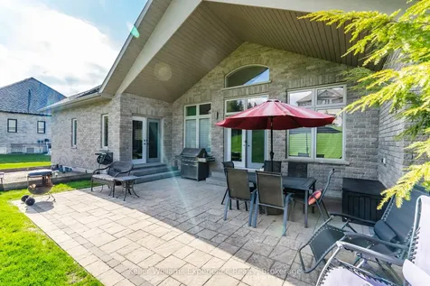 40 Wendat Trail Springwater ON L9X 0V4