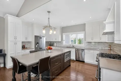 40 Wendat Trail Springwater ON L9X 0V4
