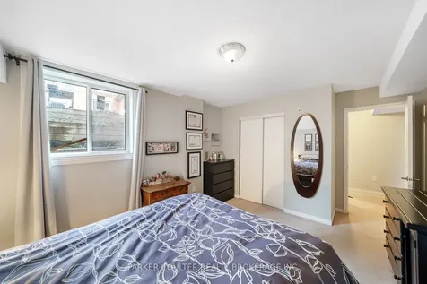 17 Cheltenham Road Barrie ON L4M 0E7