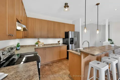 48 Oriole Crescent Wasaga Beach ON L9Z 1A9