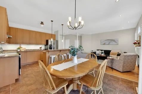 48 Oriole Crescent Wasaga Beach ON L9Z 1A9