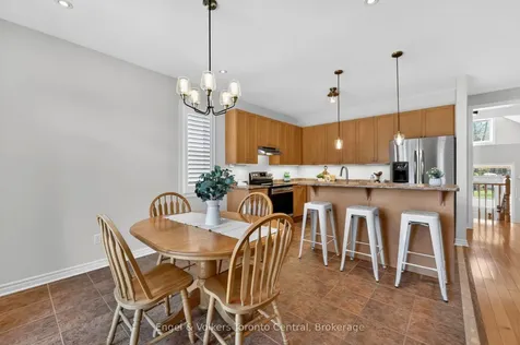 48 Oriole Crescent Wasaga Beach ON L9Z 1A9