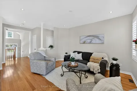 48 Oriole Crescent Wasaga Beach ON L9Z 1A9