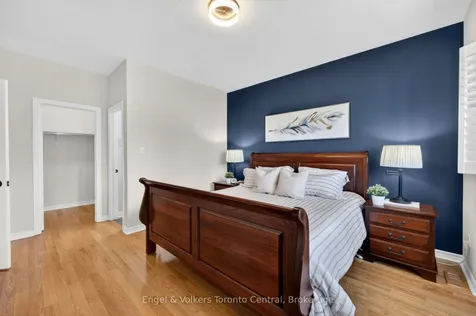 48 Oriole Crescent Wasaga Beach ON L9Z 1A9