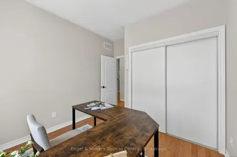 48 Oriole Crescent Wasaga Beach ON L9Z 1A9