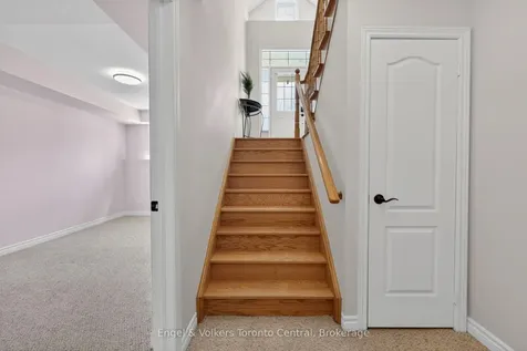 48 Oriole Crescent Wasaga Beach ON L9Z 1A9