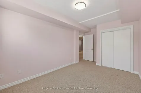 48 Oriole Crescent Wasaga Beach ON L9Z 1A9