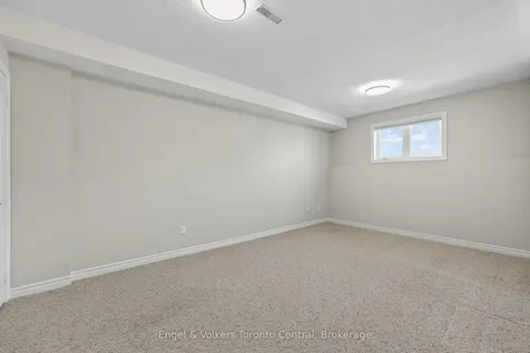 48 Oriole Crescent Wasaga Beach ON L9Z 1A9