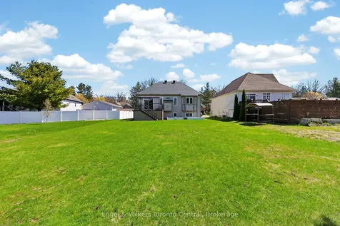 48 Oriole Crescent Wasaga Beach ON L9Z 1A9
