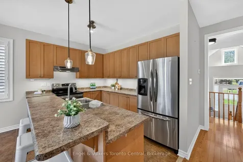 48 Oriole Crescent Wasaga Beach ON L9Z 1A9