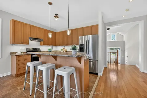 48 Oriole Crescent Wasaga Beach ON L9Z 1A9