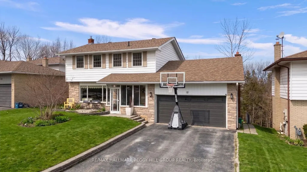 12 Peacock Lane Barrie ON L4N 3R5