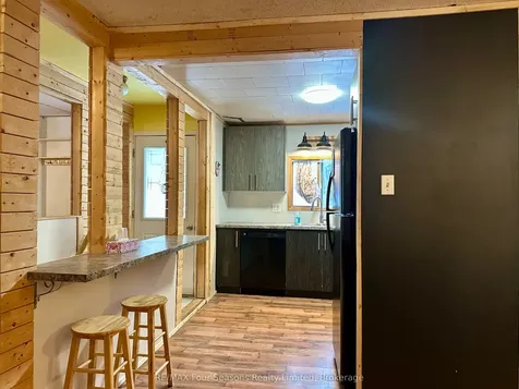 196 Melrose Avenue Wasaga Beach ON L9Z 2T1