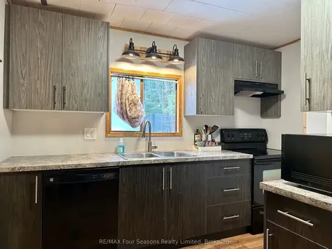 196 Melrose Avenue Wasaga Beach ON L9Z 2T1