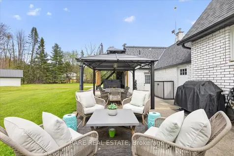 2570 Creemore Avenue Clearview ON L0M 1N0