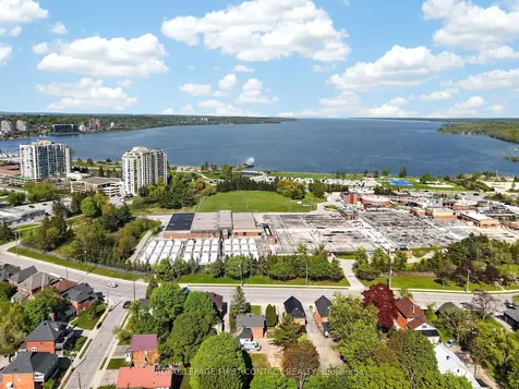 202 Bradford Street Barrie ON L4N 3B6