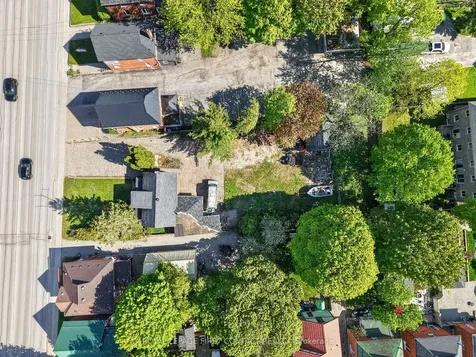 202 Bradford Street Barrie ON L4N 3B6