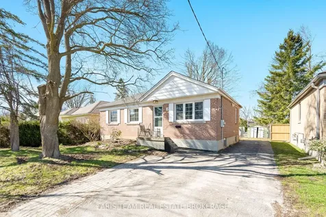 18 Newton Street Barrie ON L4M 3N3