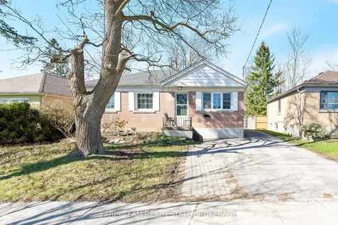 18 Newton Street Barrie ON L4M 3N3