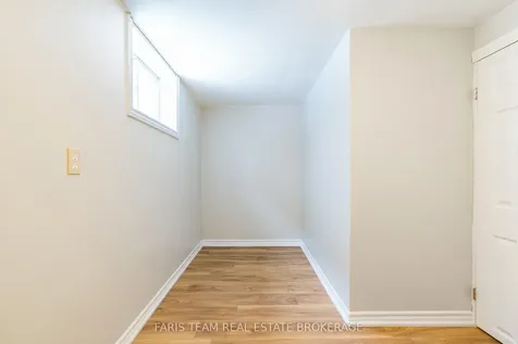 18 Newton Street Barrie ON L4M 3N3