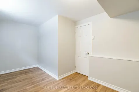 18 Newton Street Barrie ON L4M 3N3