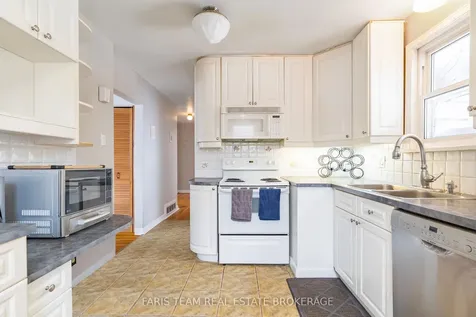 18 Newton Street Barrie ON L4M 3N3