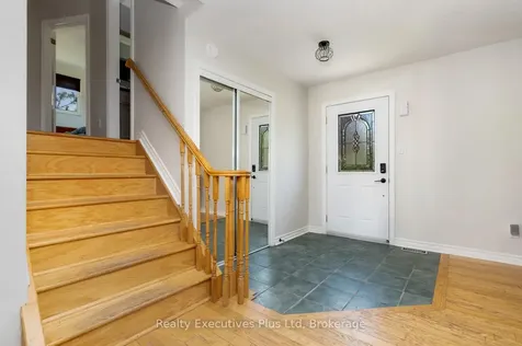24 Mcconkey Place Barrie ON L4N 6H1