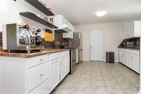 24 Mcconkey Place Barrie ON L4N 6H1