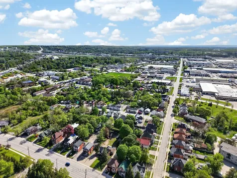 202 Bradford Street Barrie ON L4N 3B6