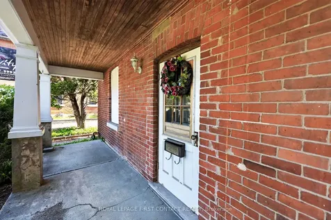 202 Bradford Street Barrie ON L4N 3B6