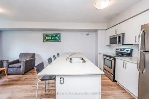 246 Penetanguishene Road Barrie ON L4M 7C2