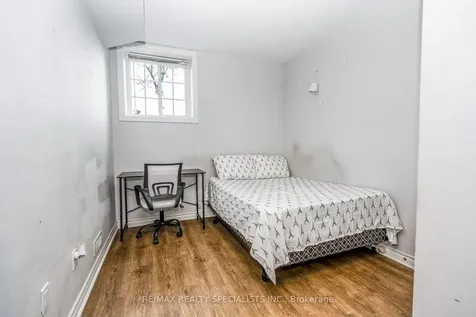 246 Penetanguishene Road Barrie ON L4M 7C2