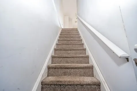 246 Penetanguishene Road Barrie ON L4M 7C2