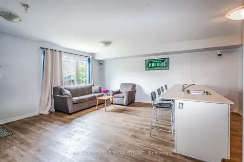 246 Penetanguishene Road Barrie ON L4M 7C2