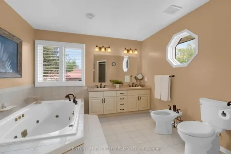 360 Codrington Street Barrie ON L4M 1T2