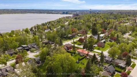 360 Codrington Street Barrie ON L4M 1T2