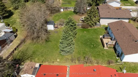 207 Clarence Street Clearview ON L0M 1S0