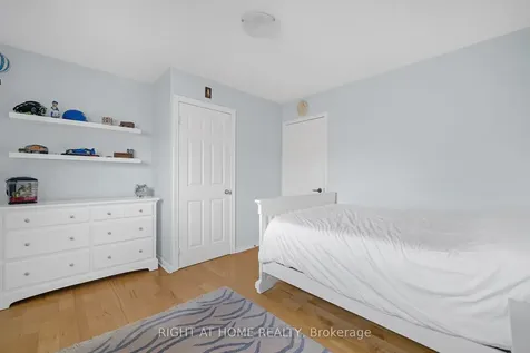 361 Hickling Trail Barrie ON L4M 6A4