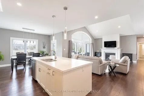 5 Breanna Boulevard Oro-medonte ON L3V 6H2
