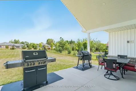 5 Breanna Boulevard Oro-medonte ON L3V 6H2
