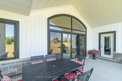 5 Breanna Boulevard Oro-medonte ON L3V 6H2