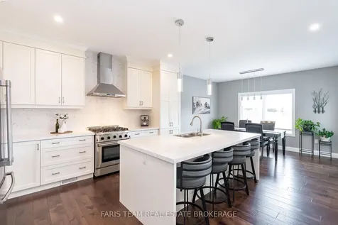 5 Breanna Boulevard Oro-medonte ON L3V 6H2