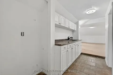 89 Toronto Street Barrie ON L4N 1V1