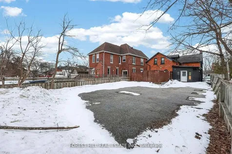 89 Toronto Street Barrie ON L4N 1V1