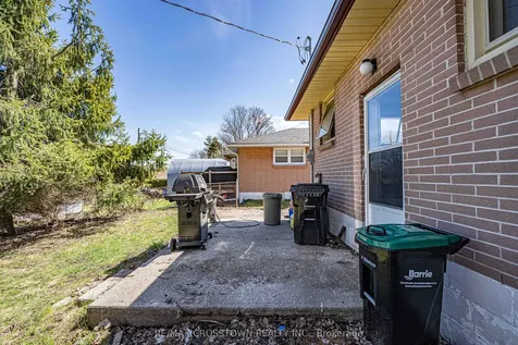 55 Davidson Street Barrie ON L4M 3S1