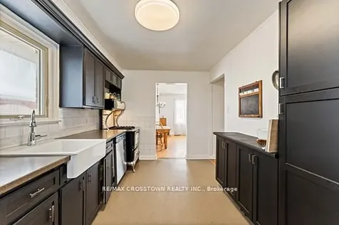 55 Davidson Street Barrie ON L4M 3S1
